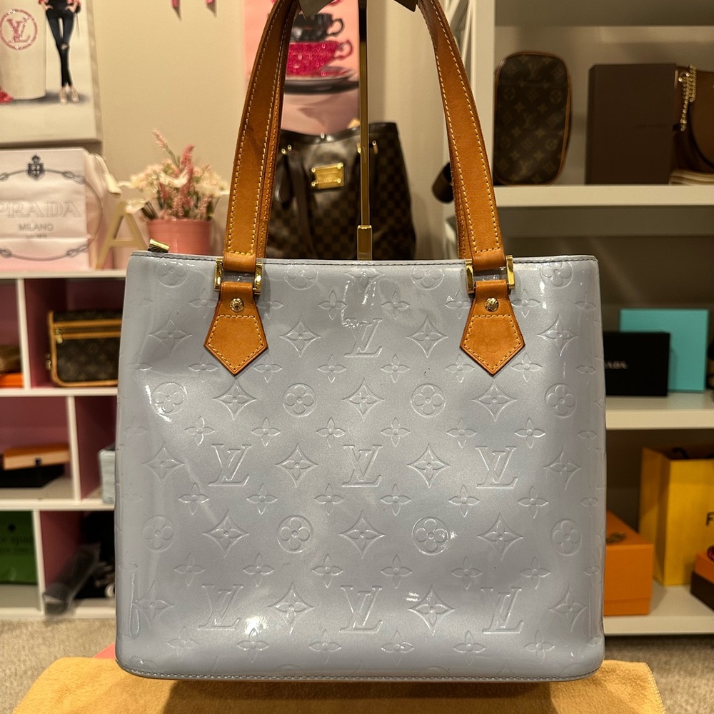 Louis Vuitton Periwinkle Monogram Vernis Houston - Picture 2 of 16